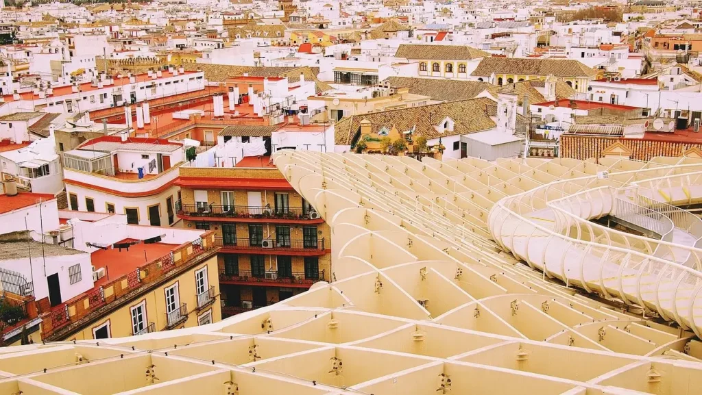 Seville: A story of a breathtaking beauty. Return plane tickets from 48 GBP! Large selection of apartments and hotels!